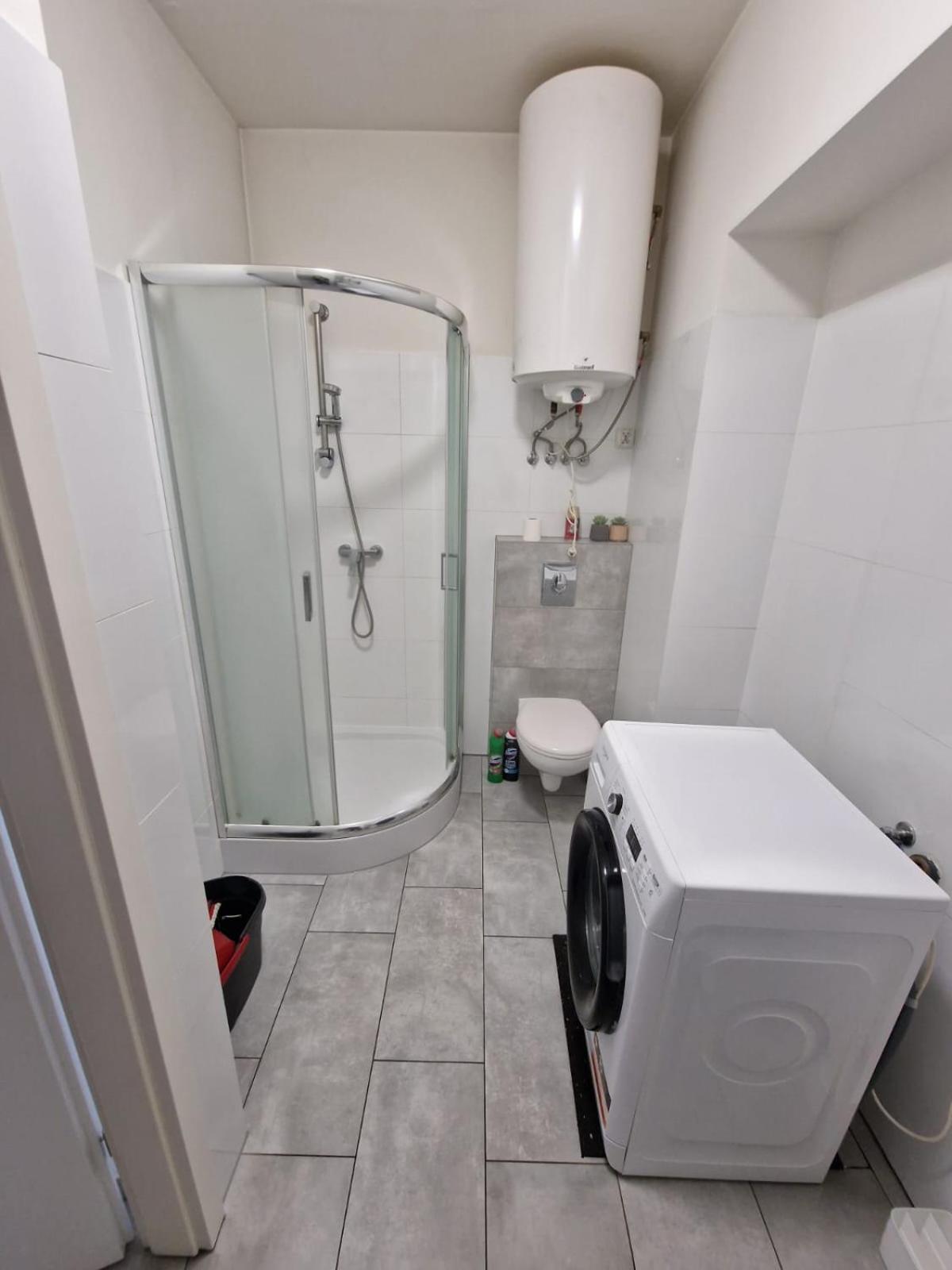 Apartament W Koninie Przy Ul. Wiosny Ludow 科宁 外观 照片